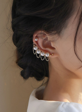 2023 New Arrival Light Elegant Imitation Pearl Tassel Stud