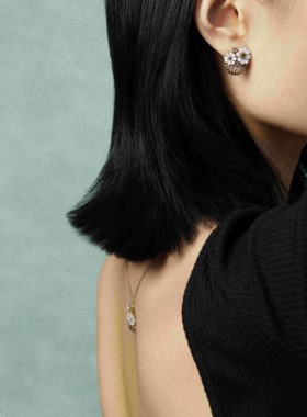 Riotlily/艾特里里山野花丛花朵项链简约小清新百搭女款礼物