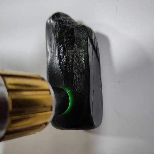 82克和田玉黑碧玉原石 新疆无墨点黑碧玉特色玉石小块样品手玩料 - 图3