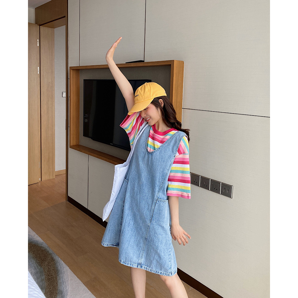 麦枳锁住青春v领直筒背带女连衣裙 麦枳 KEKICKY连衣裙