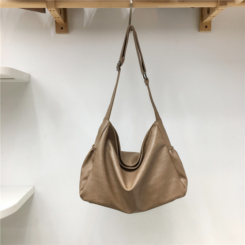 小脏柜 自制韩系小众软皮机车包宽肩带休闲运动风单肩斜挎托特包,淘宝优惠券,粉丝福利购,淘宝优惠卷