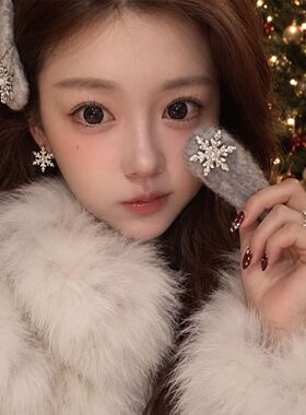 毛绒雪花发夹女装饰可爱小星星发饰温柔治愈甜美圣诞节侧边碎发夹