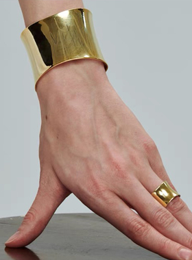 Céleste宽版光面弧形开口手镯