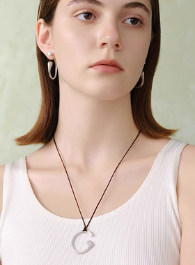 Céleste花苞C型吊坠皮绳项链女