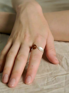 Céleste寻物-小圆勺烧白手镯女