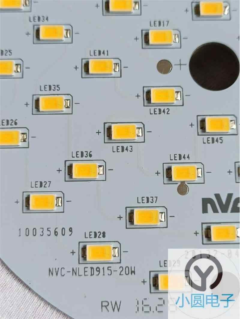 T4.7 SMD LED 1個