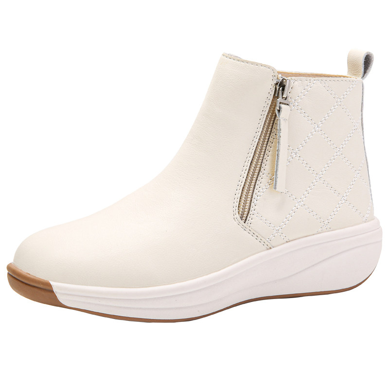 欧洲站白色靴子女2026春秋新款厚底马丁靴防水防滑软底不累脚单靴,淘宝优惠券,粉丝福利购,淘宝优惠卷