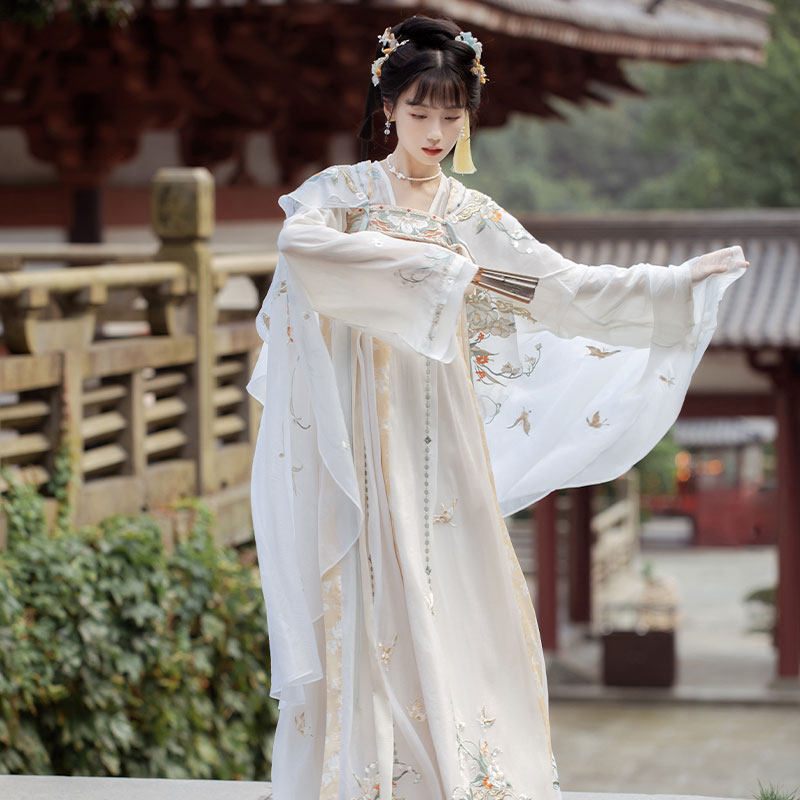 十三余儿[是风动-银临联名]小豆蔻 十三余汉服