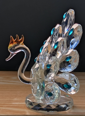 水晶孔雀装饰品电视柜简约