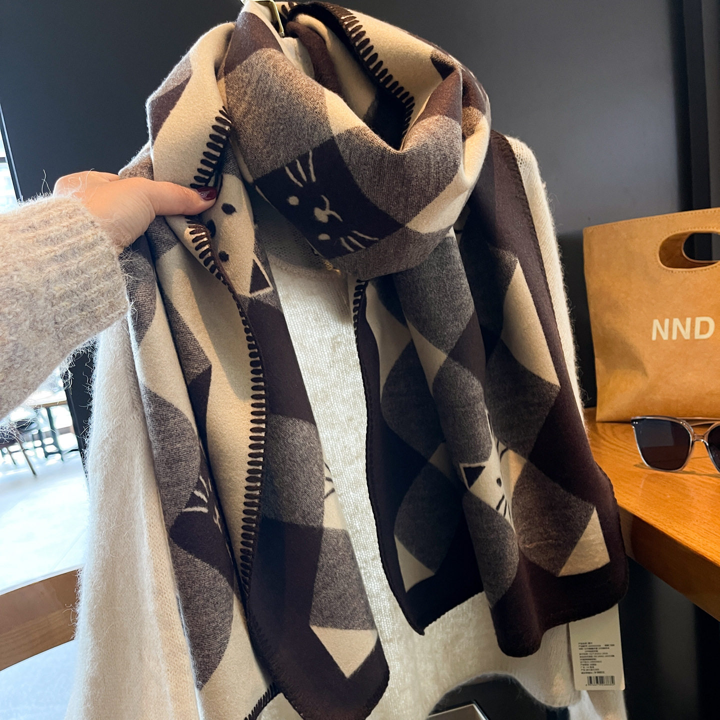 披肩式围脖含20绵羊毛高级咖双面猫咪格纹仿羊绒围巾女生秋冬保暖,淘宝优惠券,粉丝福利购,淘宝优惠卷