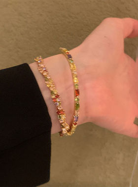 叠戴高颜值!彩色多巴胺锆石手镯女设计感麻花扭结手链手饰