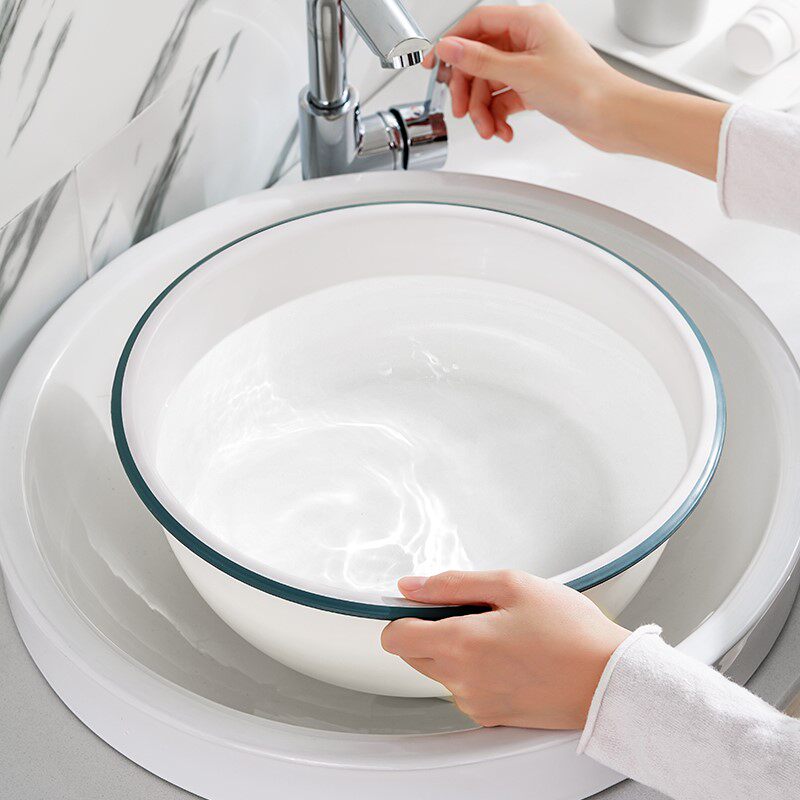 日本婴儿洗脸盆加厚家用洗衣洗脚塑料小水盆子大号宿舍成人用学生