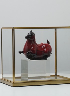 现代新中式红色马玻璃展示柜摆件