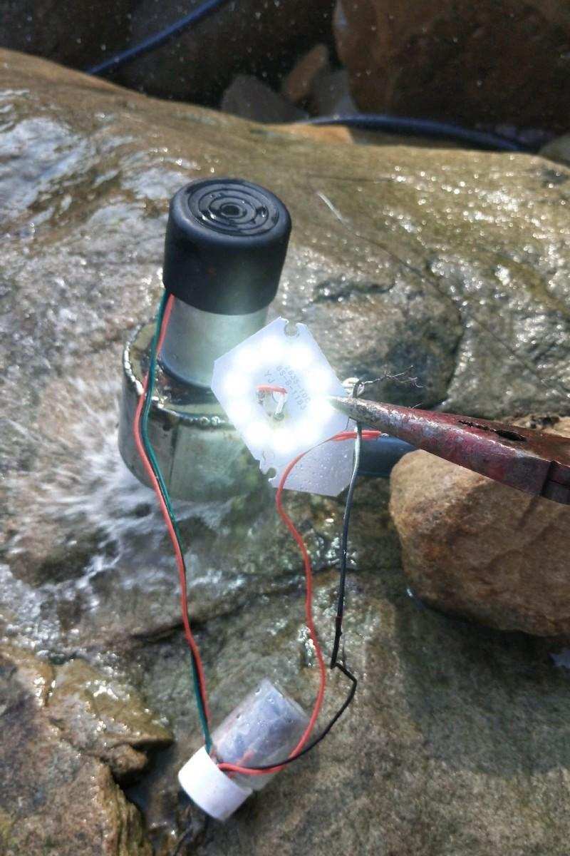 野外水力涡轮水利发电机家用小型便携式220v大功率户外试验管道式