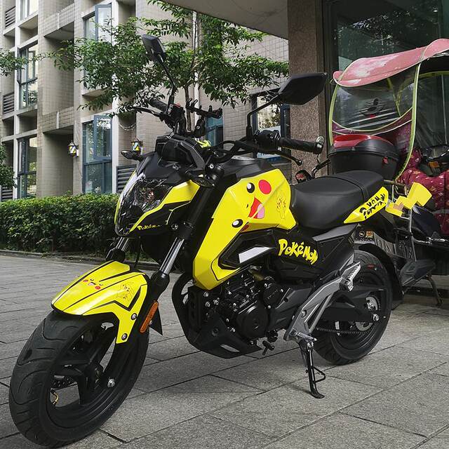 Suitable for Chunfeng Baboon ST modified stickers, personalized body protection decals, full car prints, waterproof accessories, lace film