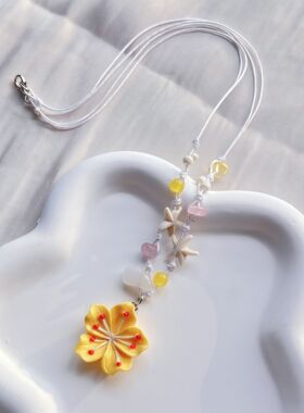 Four-colorflowernecklace