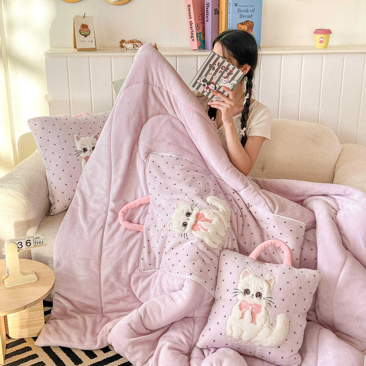 牛奶绒 加厚 抱枕车用被子两用2025新款沙发靠枕二合一冬季枕头被,淘宝优惠券,粉丝福利购,淘宝优惠卷