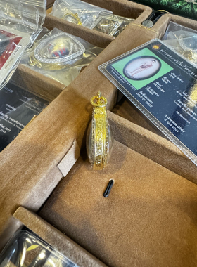 泰国佛牌· 爱凯本庙·陶瓷面locket版本·白色自身· 泰国直邮