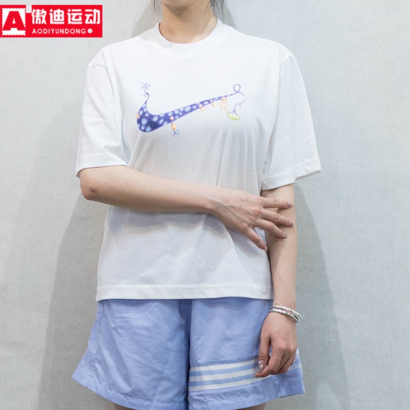 NIKE耐克短袖女款2023夏新款时尚透气大勾涂鸦运动T恤 FD9315-100