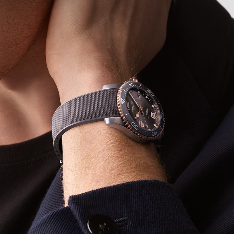 浪琴longines康卡斯橡胶带潜水男表 运洪金海外瑞士腕表