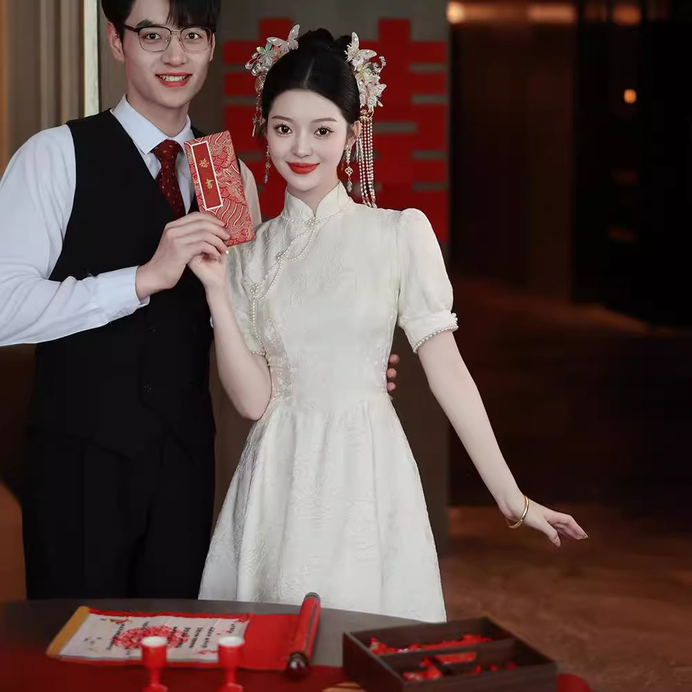 白色旗袍订婚连衣裙日常平时可穿领证登记礼服裙小个子白裙子 - 图0