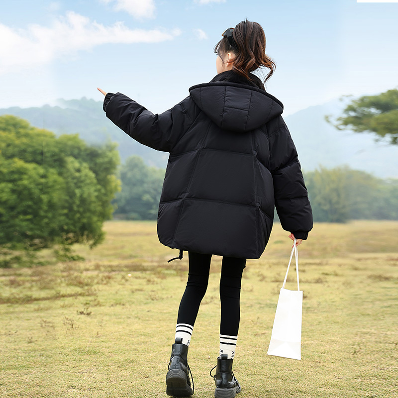 女大童羽绒服冬季2023新款儿童黑色高端加厚女童冬款初中生外套潮