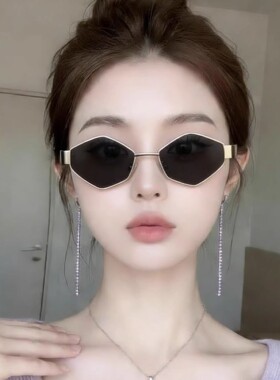 2026年新老钱风眼镜菱形形个性金属框墨镜女网红时尚复古太阳眼镜