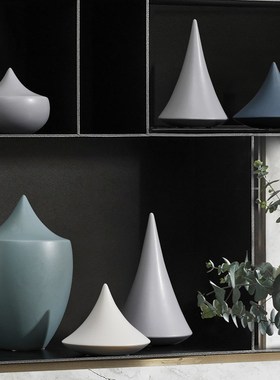 北欧现代简约艺术陶瓷摆件创意客厅电视柜橱窗样板房家居软装饰品