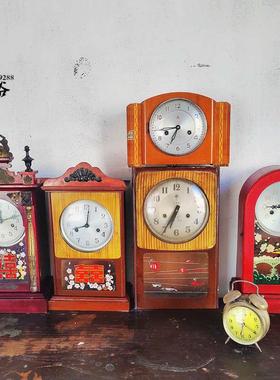 老式挂钟怀旧老物件摆件上弦机械钟表古董收藏装饰道具80年代座钟