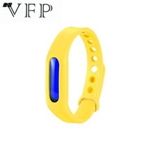  People use a bracelet to repel a hand ring baby with an outdoor buckle for anti-mosquito bracelet adult baby