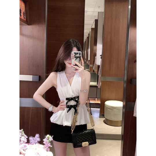 JustQin【南法女神】2025新款夏装V领小衫性感松紧腰蝴蝶结上衣女