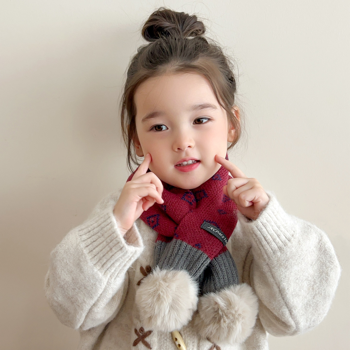 儿童围巾冬季男女童宝宝红色防风保暖围脖女孩交叉毛球新年款脖套,淘宝优惠券,粉丝福利购,淘宝优惠卷
