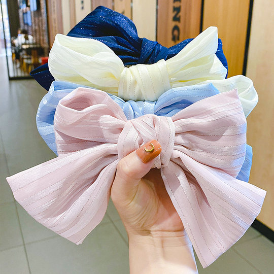 Cute golden bow hair clip for girls and children
