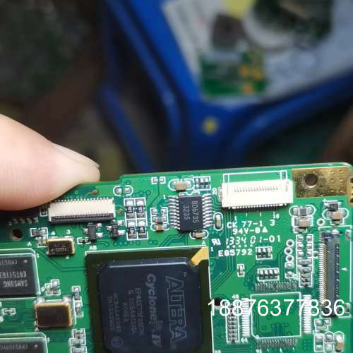 EP4CE75F23I7N芯片，金角上有两条划痕，能接受的来 - 图1