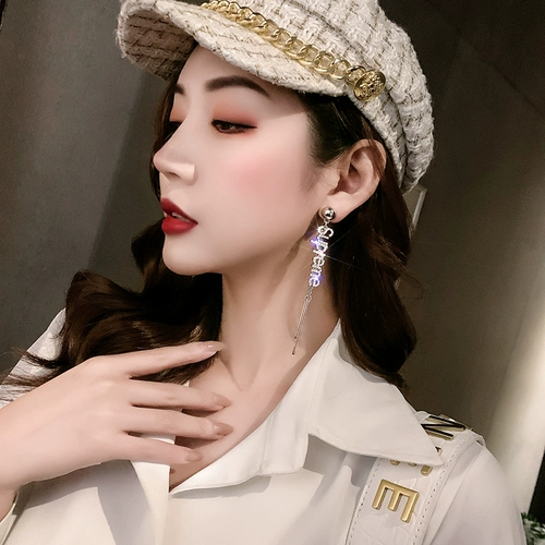 Серьги с кисточками с буквами, европейский стиль, коллекция 2023, популярно в интернете, яркий броский стиль, изысканный стиль