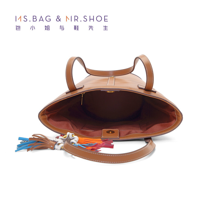 小姐与鞋先生2023春季新款单肩包 包小姐与鞋先生女士包袋