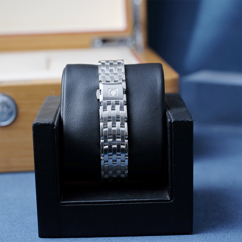 中古未使用欧米茄碟飞系列女表 机械金针镶钻丝绸纹理手表送礼物