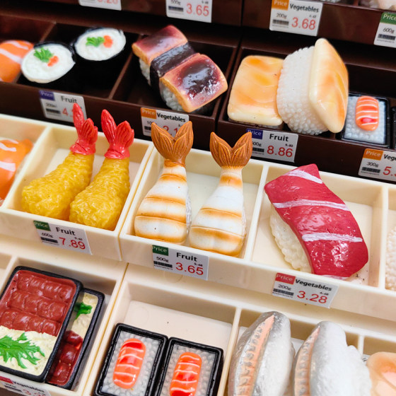 Creative simulation Japanese sushi food toy miniature supermarket shelf model mini eel rice micro landscape decoration accessories