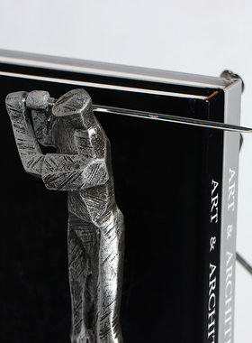 现代轻奢银色高尔夫球员书档摆件样板间书房书柜书架办公室装饰品