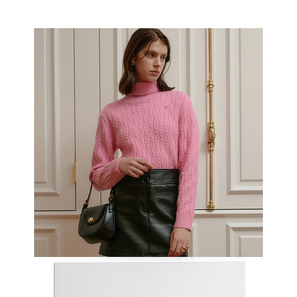 韩国直邮[LOOKAST]PINK MALIA CABLE KNIT TOP粉色高领麻花纹针织-图3