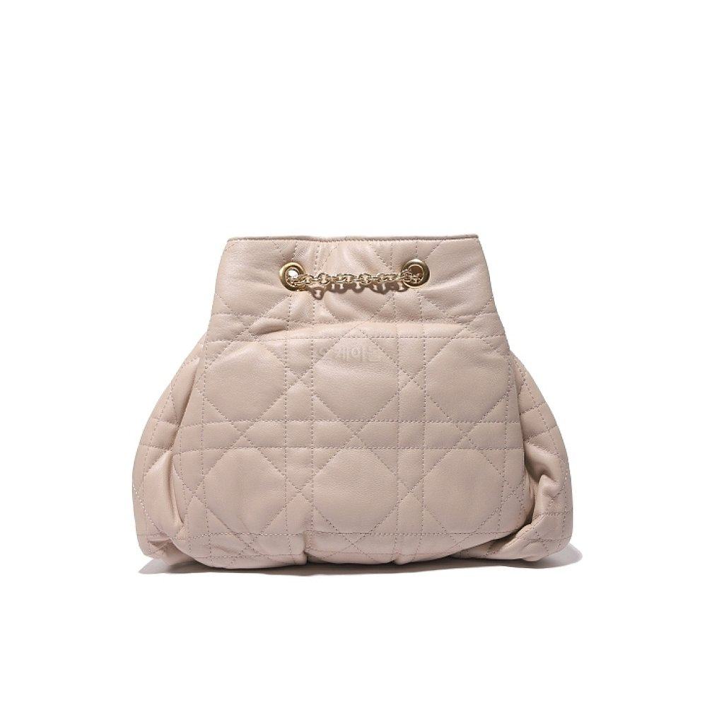  天猫国际探物韩国马鞍包