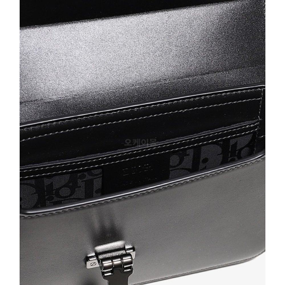  天猫国际探物韩国手拿包