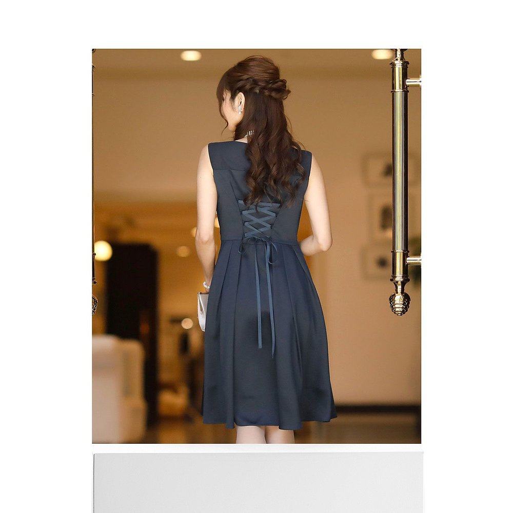  天猫国际探物日本连衣裙