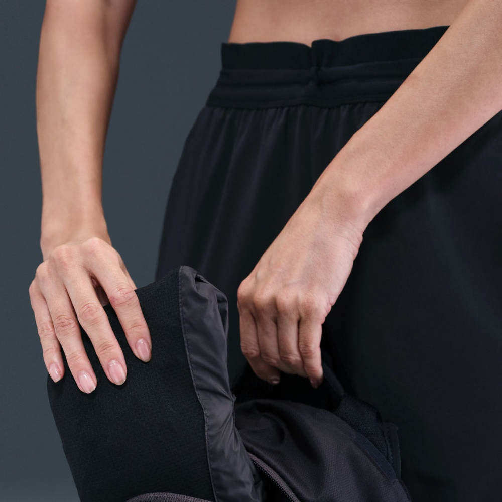 日本直邮Nike 女士Tempo Flash Repel跑步防风夹克 HV2986 010 黑,淘宝优惠券,粉丝福利购,淘宝优惠卷