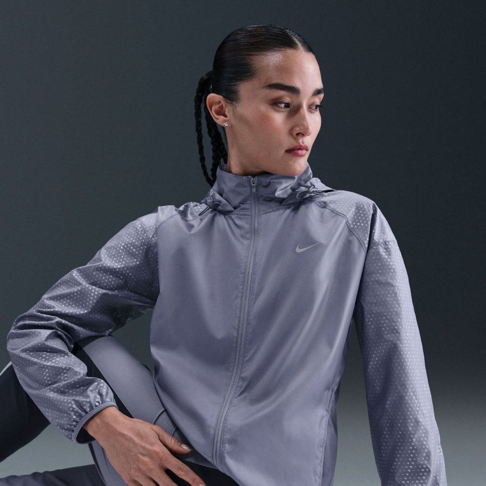 日本直邮Nike 女士跑步防风夹克 Repel Tempo Flash [HV2986-499],淘宝优惠券,粉丝福利购,淘宝优惠卷