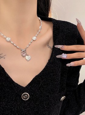 粉色爱心蝴蝶结珍珠链条项链女Bins小众设计甜酷风辣妹吊坠潮