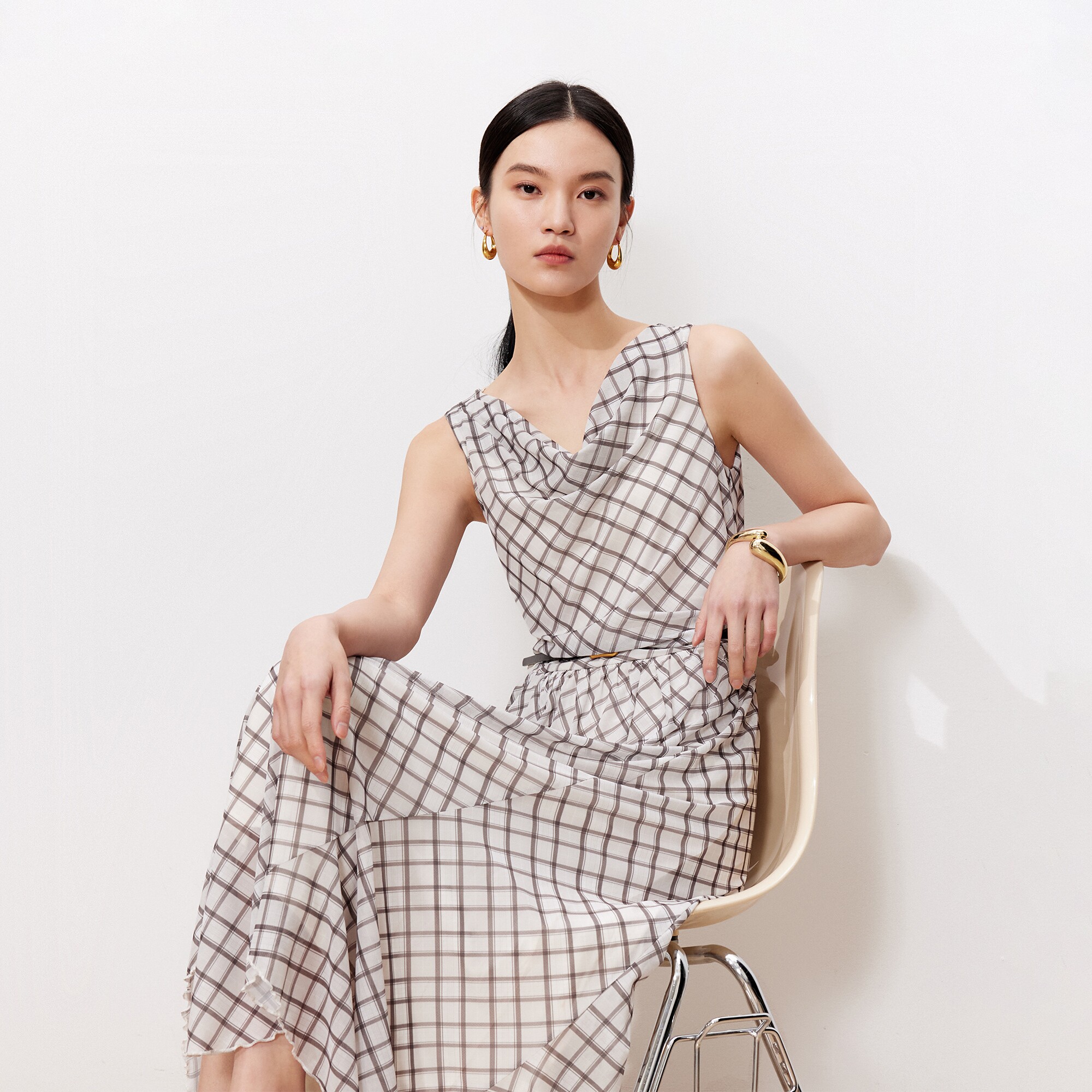 Vero Moda连衣裙女2026夏季新款不规则下摆格纹荡领无袖长裙高级