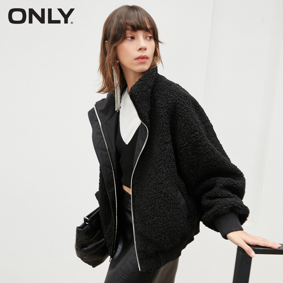 only2021冬季新款植绒两面穿短款 ONLYoutlets店棉衣/棉服