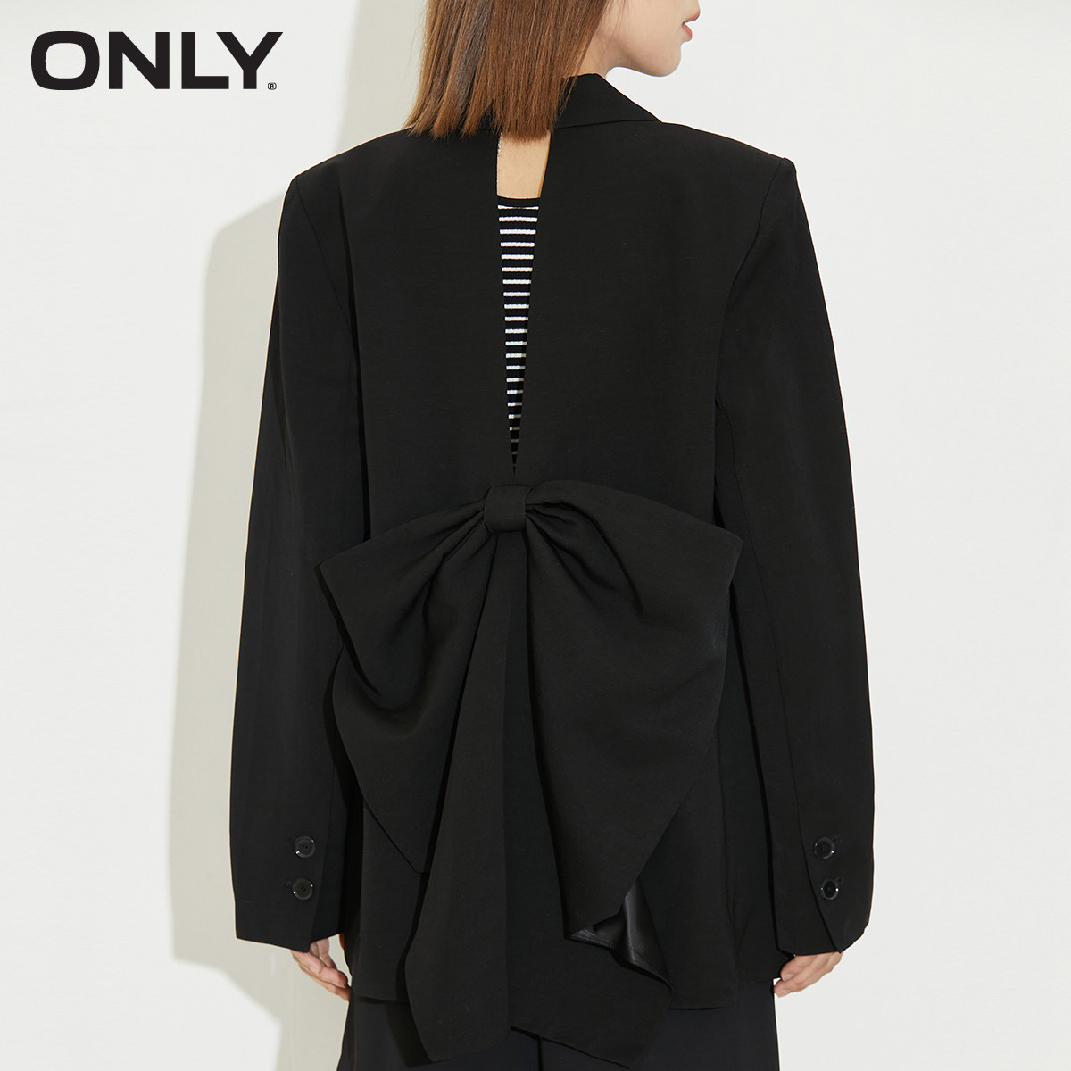  ONLYoutlets店西装