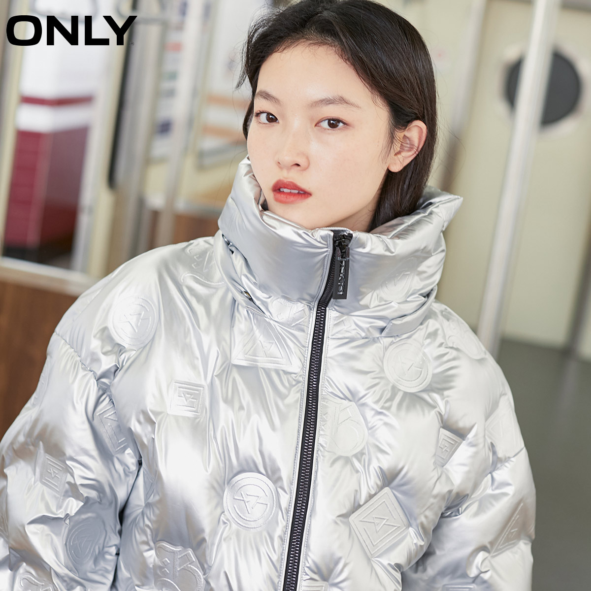 only冬季新款潮流宽松字母羽绒服 ONLYoutlets店羽绒服